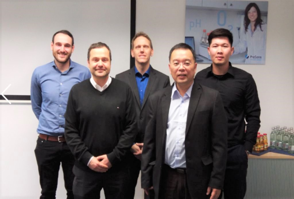 Unisontek  sales go on business 2